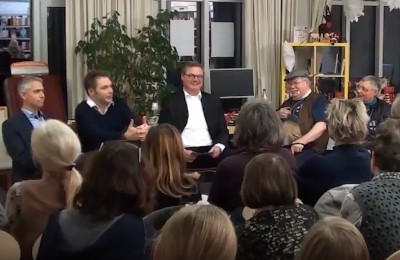 Lutz Kreutzer moderiert eine Talkrunde unter Bestsellerautoren, mit Alexander Horn, Oliver Pötzsch und Iny Lorentz (Elmar Wohlrath und Iny Klocke)